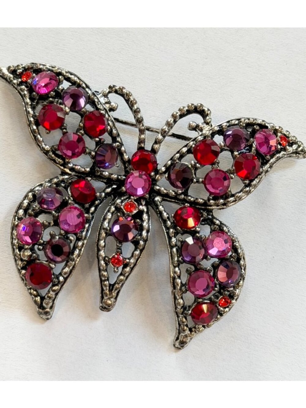 Vintage Weiss Rhinestone Butterfly Brooch Pin Pink & Red Crystals Silver-Tone Me
